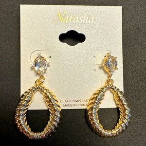 🎉 4/ $25 Natasha earrings new with tags.